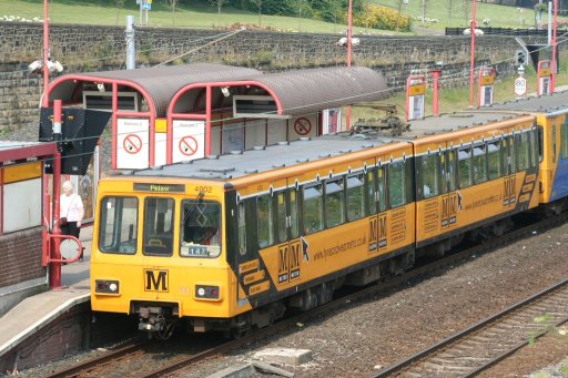Tyne and Wear Metro unit 4002 at Felling station