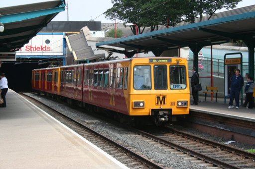 Tyne and Wear Metro unit 4010 at North Shields station
