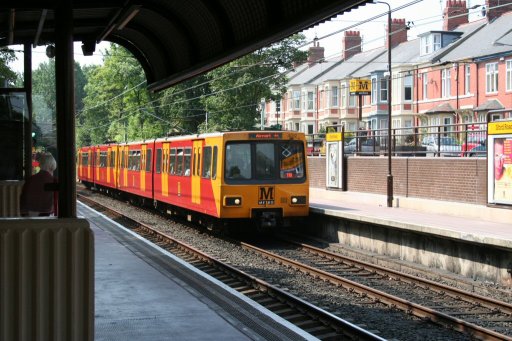 Tyne and Wear Metro unit 4012 at Ilford Road station