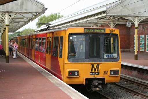 Tyne and Wear Metro unit 4069 at Cullercoats station